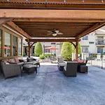 Club Hotel Nashville Inn & Suites